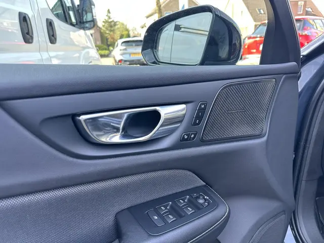 Volvo V60 2.0 B3 163 PK R-Design Automaat 2021 Benzine 11