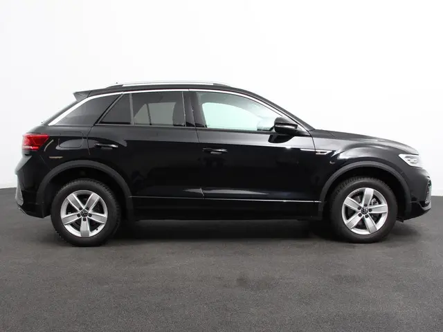 Volkswagen T-Roc 1.5 TSI DSG R-Line 2025 Benzine 6