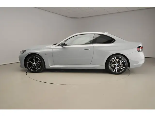 BMW 2 Serie Coupé 218i 2025 Benzine 4