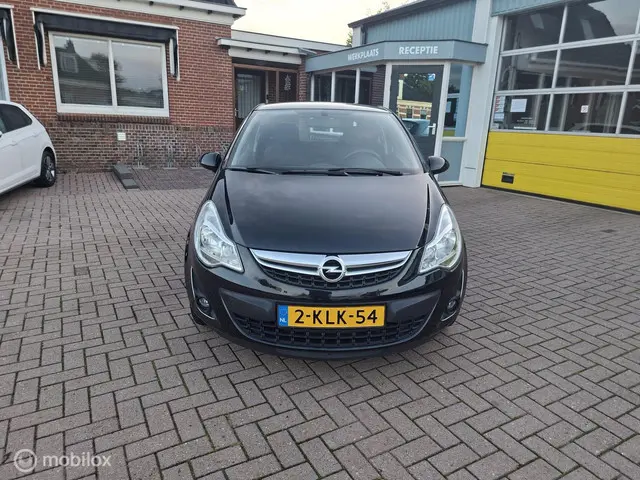 Opel Corsa 1.2-16V Berlin 2013 Benzine 8