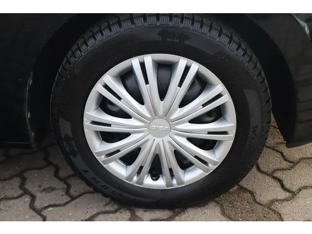Hyundai i10 1.0i i-Motion 2015 Benzine 11