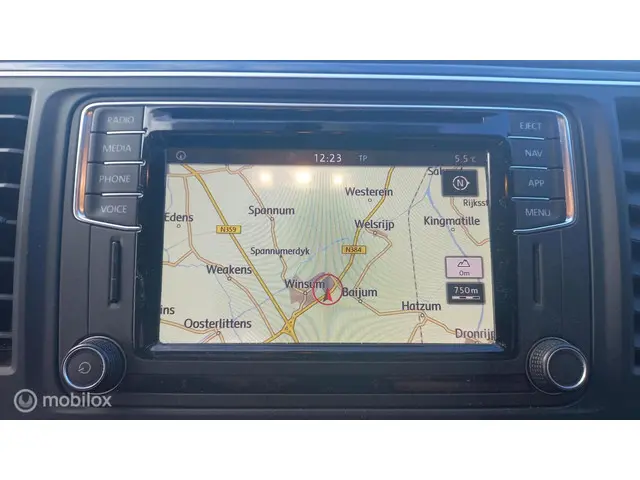 Volkswagen Transporter 2.0 TDI L2H1 DC 2018 Diesel 15