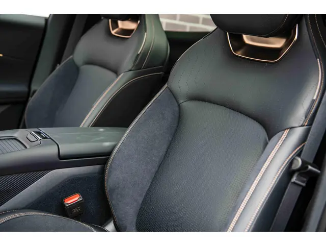 Lynk & Co 08 1.5 More 2026 Hybride Benzine 29