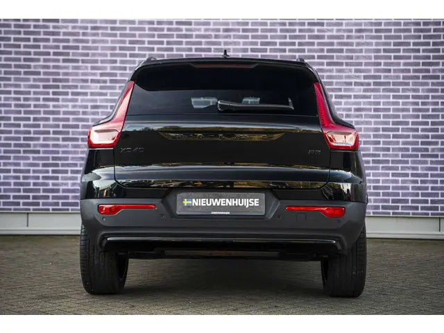 Volvo XC40 2.0 B3 Plus Black Edition 2025 Benzine 11