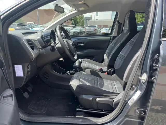 Peugeot 108 1.0 e-VTi Allure 2018 Benzine 11