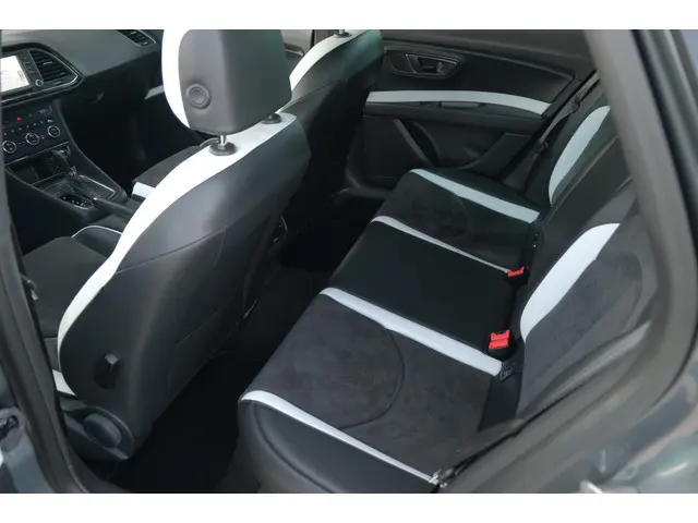 SEAT Leon ST Cupra 265pk Led Navi Pdc 2016 Benzine 11