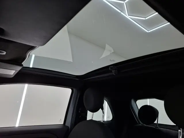 Fiat 500 1.0 Hybrid Dolcevita 2023 Benzine 10