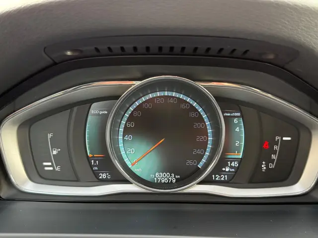Volvo S60 1.6 T3 R-Design | 2015 | Automaat | 2015 Benzine 24