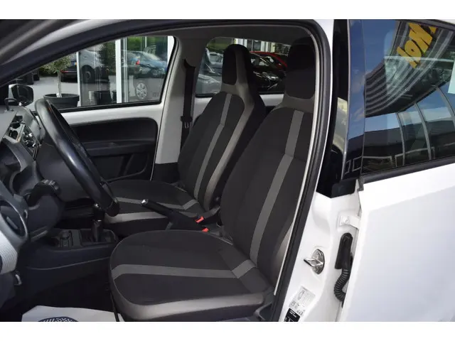 Volkswagen up! 1.0 BMT high up! 2019 Benzine 14