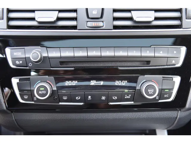 BMW 1 Serie 118i Essential 2015 Benzine 15