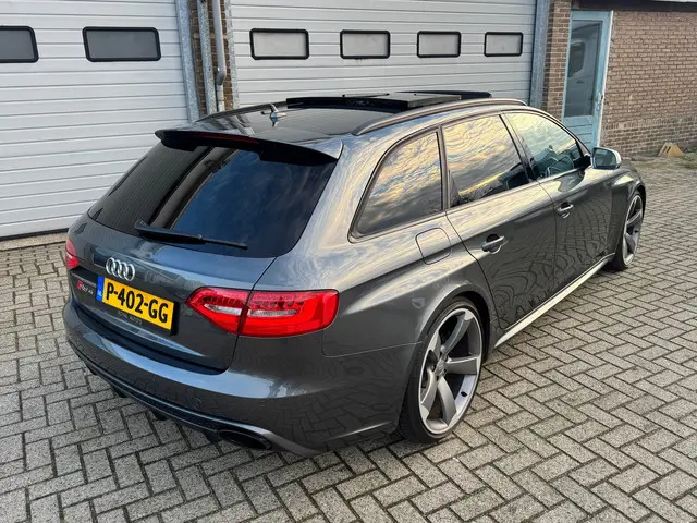 Audi RS4 A4 Avant 4.2 FSI quattro 2013 Benzine 7