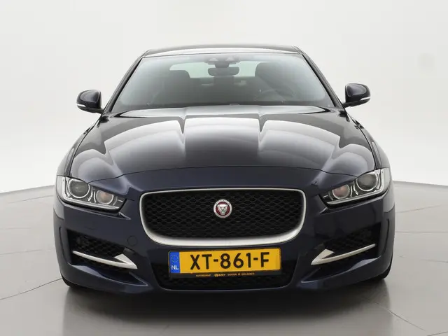Jaguar XE 2.0T 200 PK AUT. R-SPORT *59.280 KM* 2019 Benzine 8