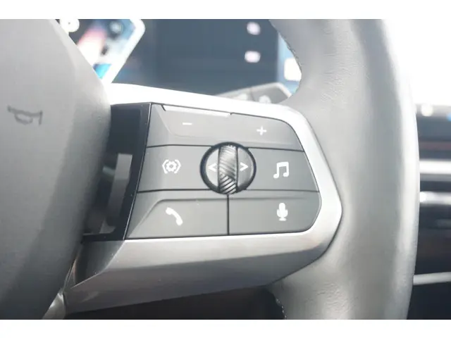 BMW iX1 eDrive20 2024 Elektrisch 16