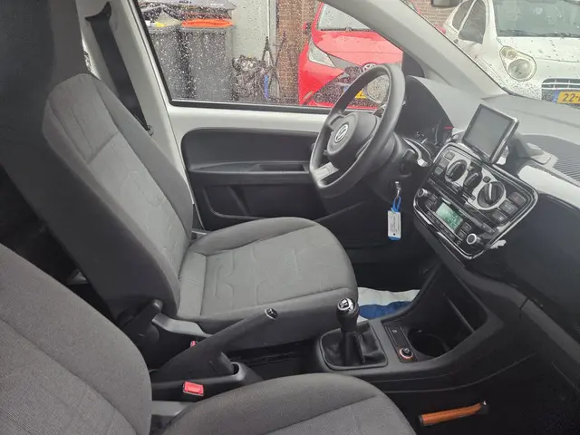Volkswagen up! 1.0 move up! BlueM. 2014 Benzine 2