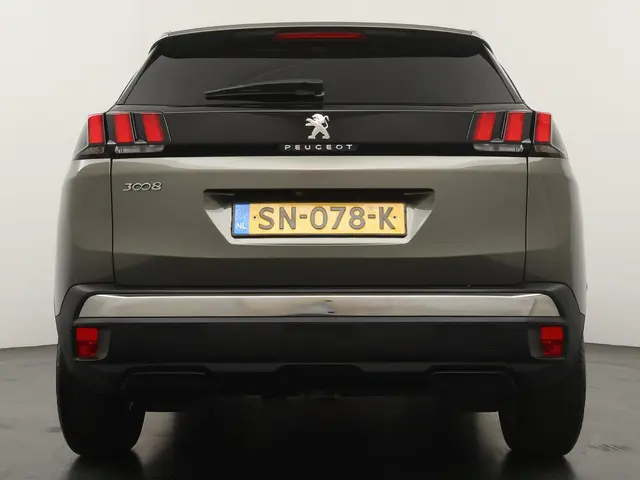 Peugeot 3008 1.2 PureTech Active 2018 Benzine 4