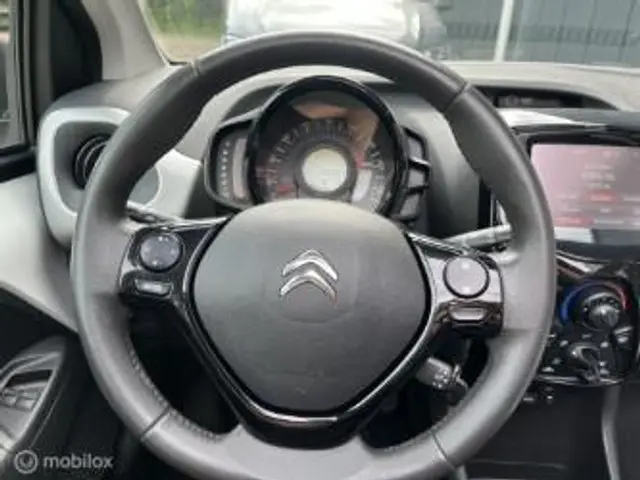 Citroën C1 1.2 PureTech Airscape Shine 2015 Benzine 12