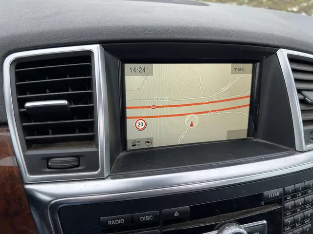 Mercedes-Benz M-Klasse 250 Blue 2013 Diesel 3