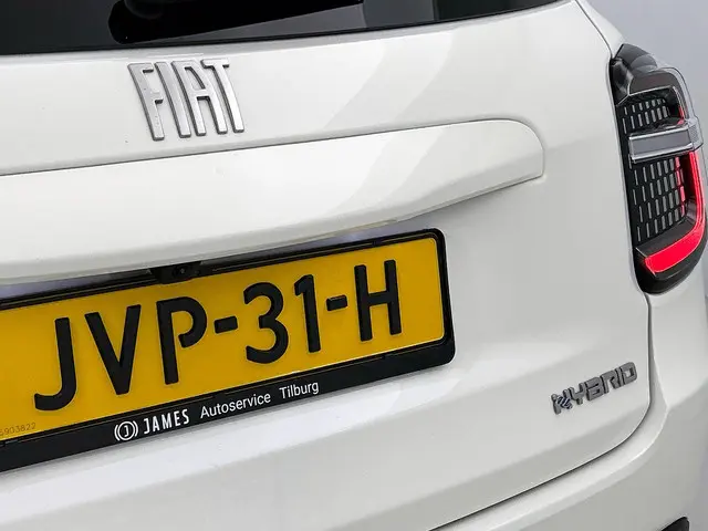 Fiat 600 1.2 Hybrid Bicolore 2024 Benzine 33