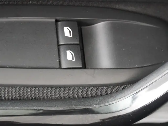 Peugeot 208 1.0 VTi Access 2014 Benzine 13