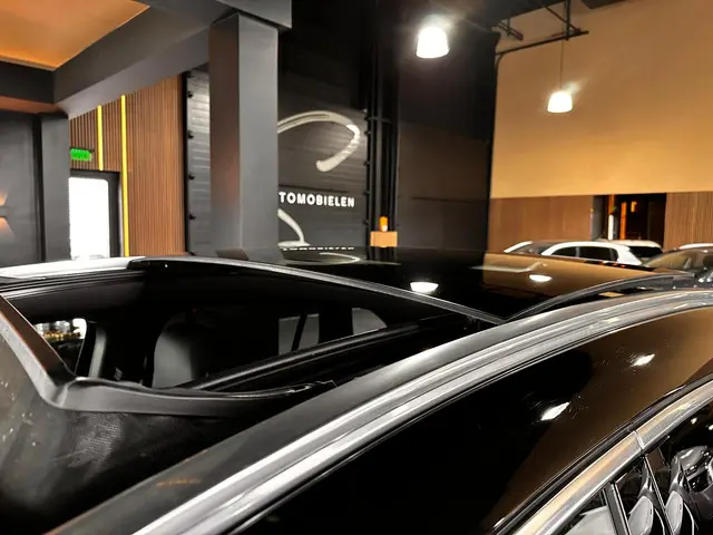 Mercedes-Benz GLA 250 e AMG Line 2023 Hybride Benzine 32