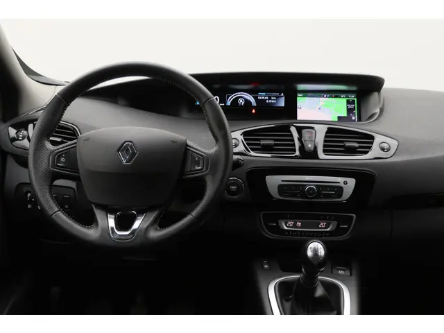 Renault Scénic 1.2 TCe Bose 2015 Benzine 32
