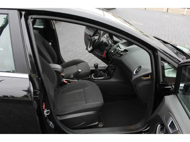 Ford Fiesta 1.0 EcoB. Titanium 2013 Benzine 20