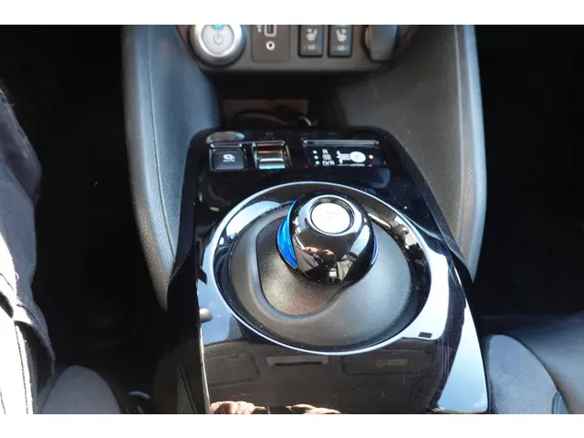 Nissan Leaf E+ N-Connecta 62 kWh soh 92% 2019 Elektrisch 15