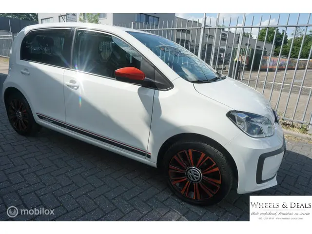 Volkswagen up! 1.0 BMT move up! 2019 Benzine 3