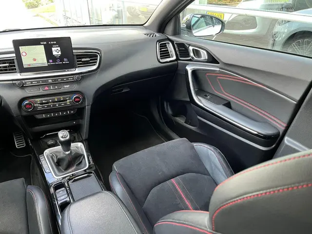 Kia ProCeed 1.6 T-GDI GT Apple Carplay PDC 2019 Benzine 33