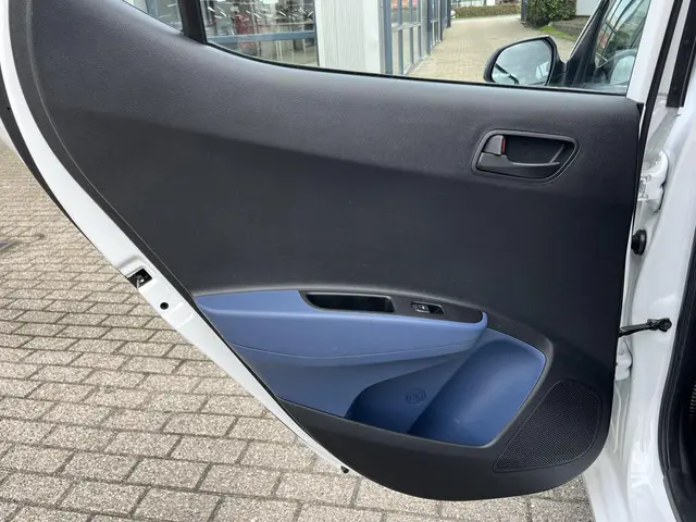 Hyundai i10 1.0i i-Motion Comfort 2015 Benzine 15