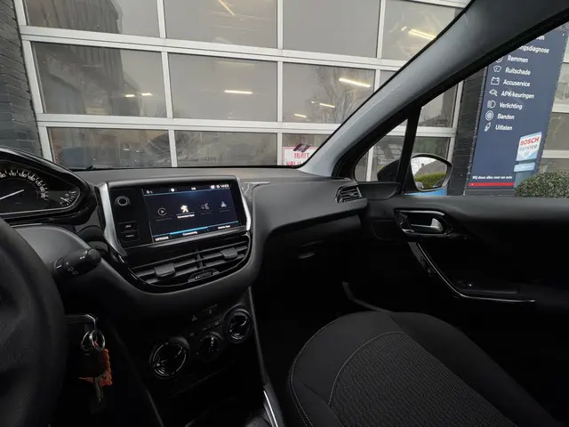 Peugeot 208 1.2 RIJKLAAR! Nieuwe Distributie 2019 Benzine 23