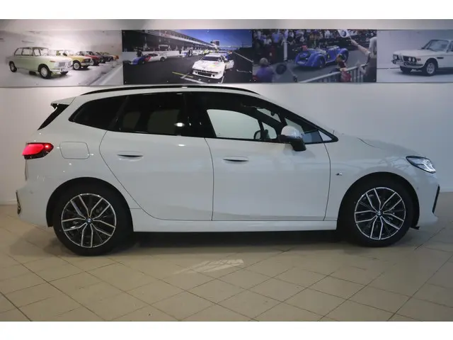 BMW 2 Serie Active Tourer 220i 2024 Benzine 3