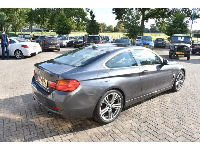 BMW 4 Serie Coupé 435i High Executive 2014 Benzine 31