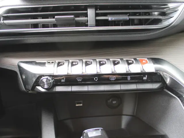 Peugeot 3008 1.6 HYbrid 225 GT 2021 Hybride Benzine 17