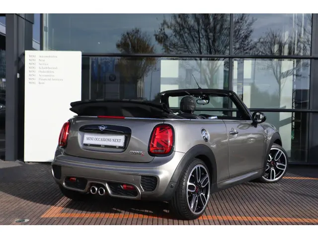 MINI Cooper S Cabrio 3