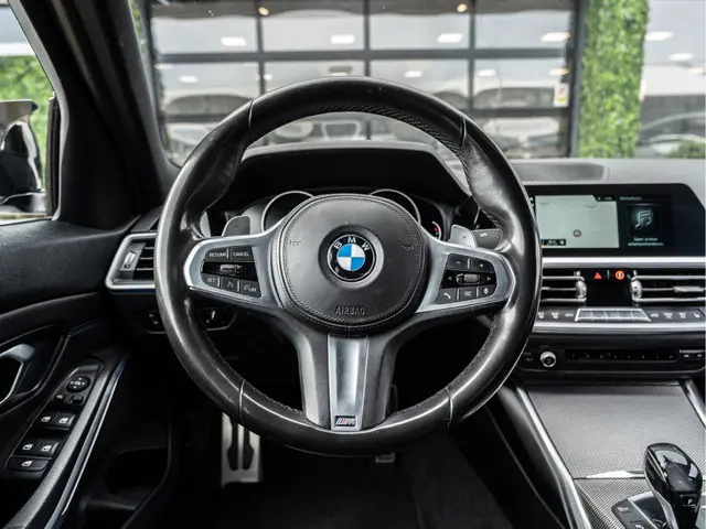 BMW 3 Serie 320i High Executive 2019 Benzine 30
