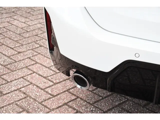 BMW 3 Serie Touring 330e M-Sport 2023 Hybride Benzine 77