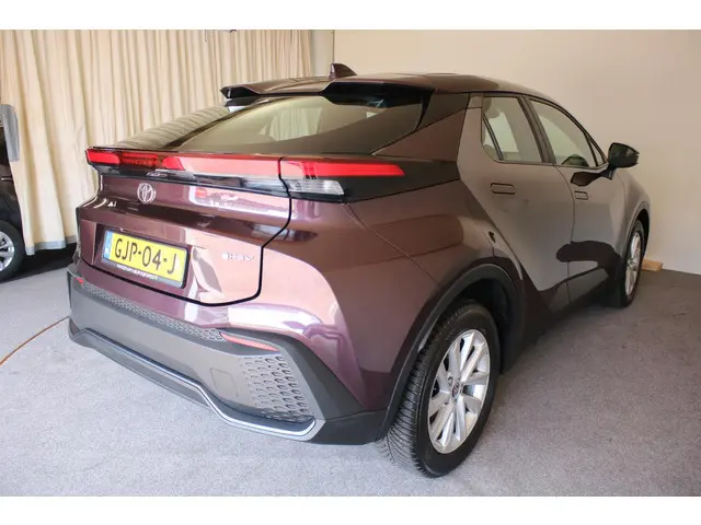 Toyota C-HR 1.8 Hybrid 140 Active 2024 Hybride Benzine 7