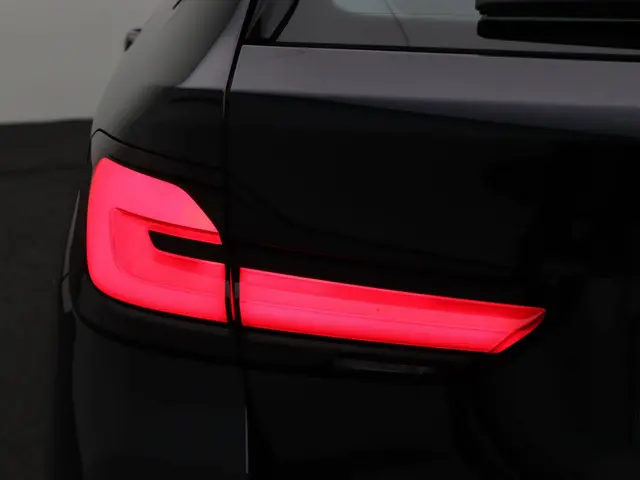 BMW 5 Serie Touring 530d xDrive 2023 Diesel 9