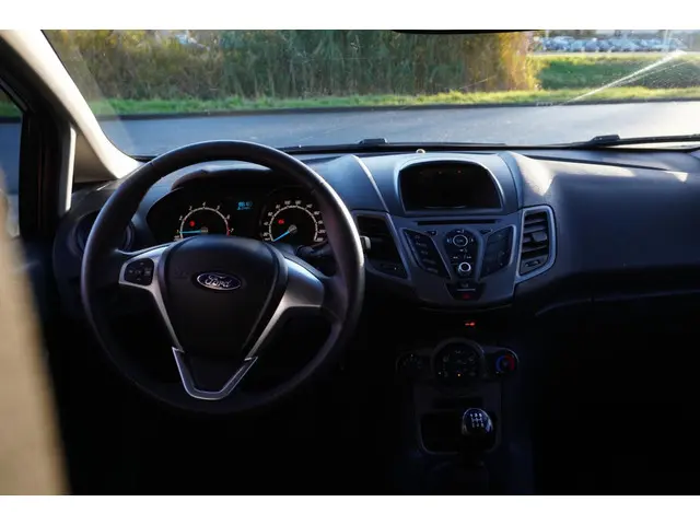 Ford Fiesta 1.25 / Airco / Radio 2015 Benzine 18