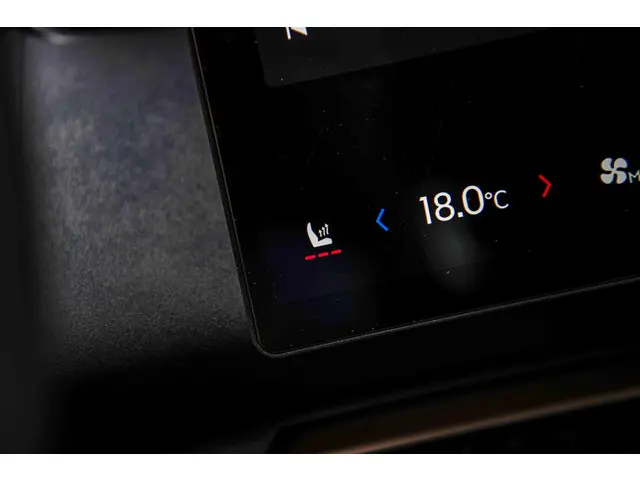 Lynk & Co 08 1.5 More 2026 Hybride Benzine 26