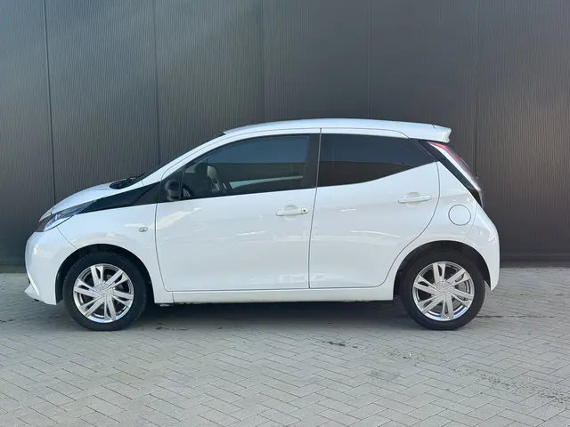 Toyota Aygo X-CITE Carplay|5-deurs|Cruise|LM| 2015 Benzine 15