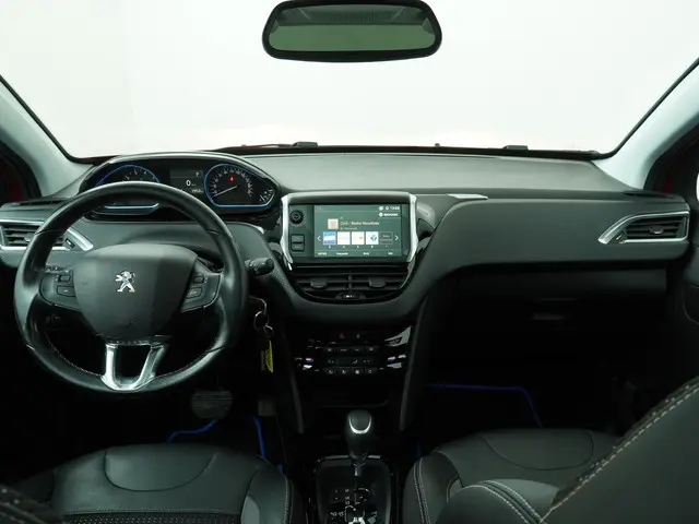 Peugeot 2008 1.2 PureTech Allure 2018 Benzine 12