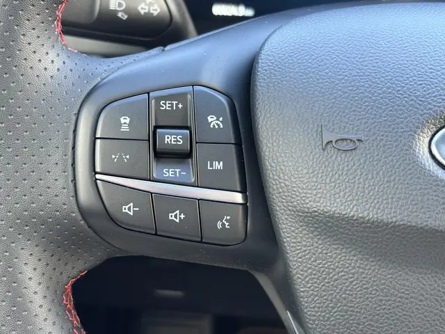 Ford Kuga 2.5 FHEV ST-Line X 2024 Hybride Benzine 23