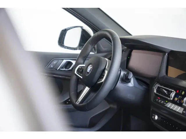 BMW 1 Serie 5-deurs 118i 2024 Benzine 24