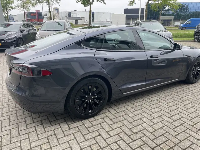 Tesla Model S 75D Base 2018 Elektrisch 8