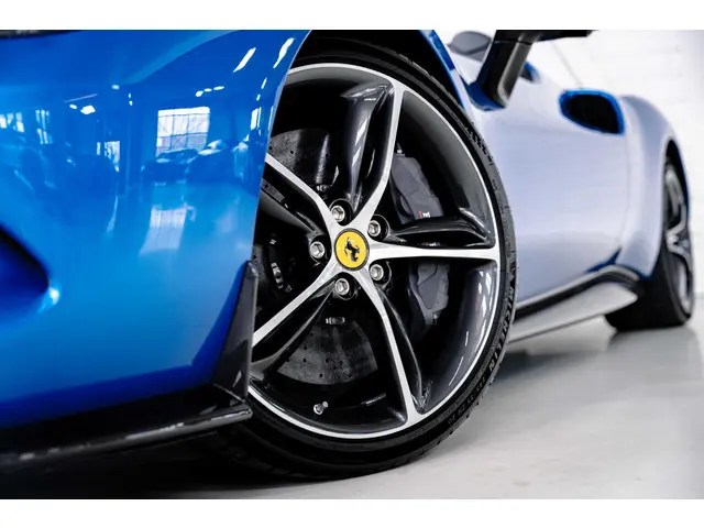 Ferrari 296 GTS 2024 Hybride Benzine 18