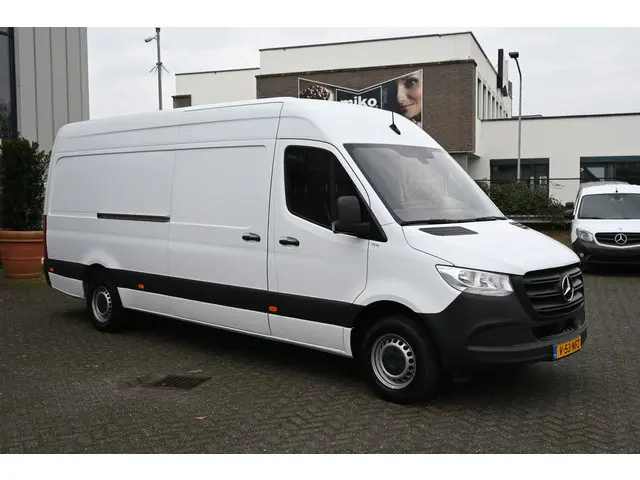 Mercedes-Benz Sprinter 315 CDI L3H2 2023 Diesel 9