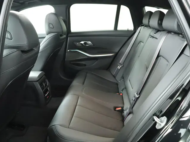 BMW 3 Serie Touring 330e xDrive 2025 Hybride Benzine 14