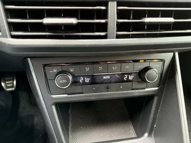 Volkswagen Polo 1.0 TSI Highline R-Line 2019 Benzine 17